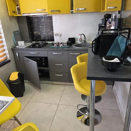 Turquoisestudiouconstanta Apartment